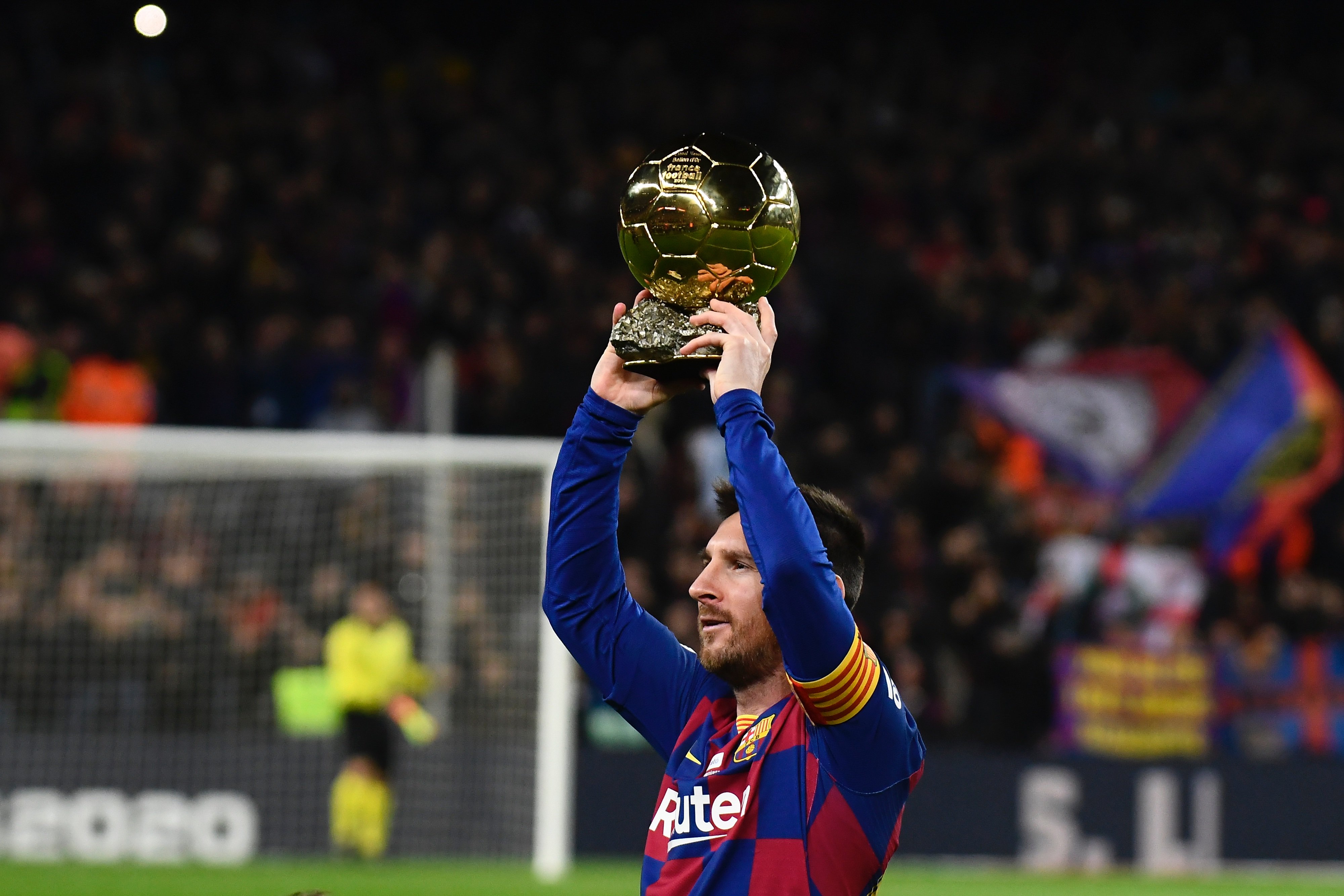 多地书写荣 多地书写荣