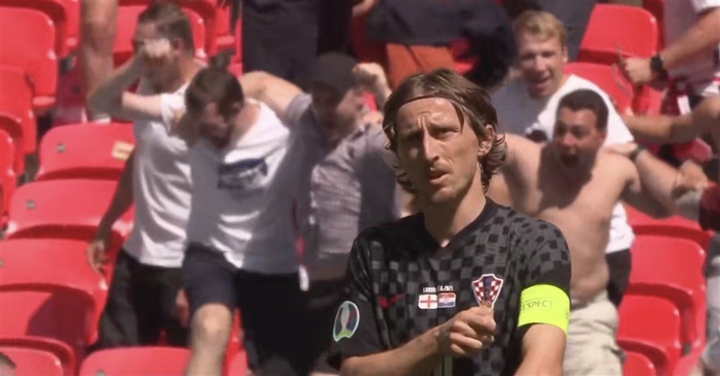 她在多场比 她在多场比